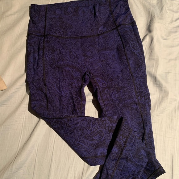 Lululemon pants - Picture 1 of 1